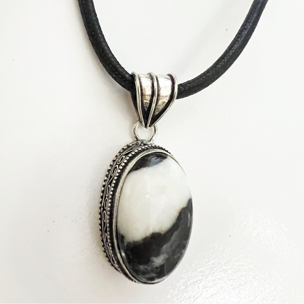 925 Sterling Silver White buffalo Turquoise Necklace Womens Gemstone Jewelry
